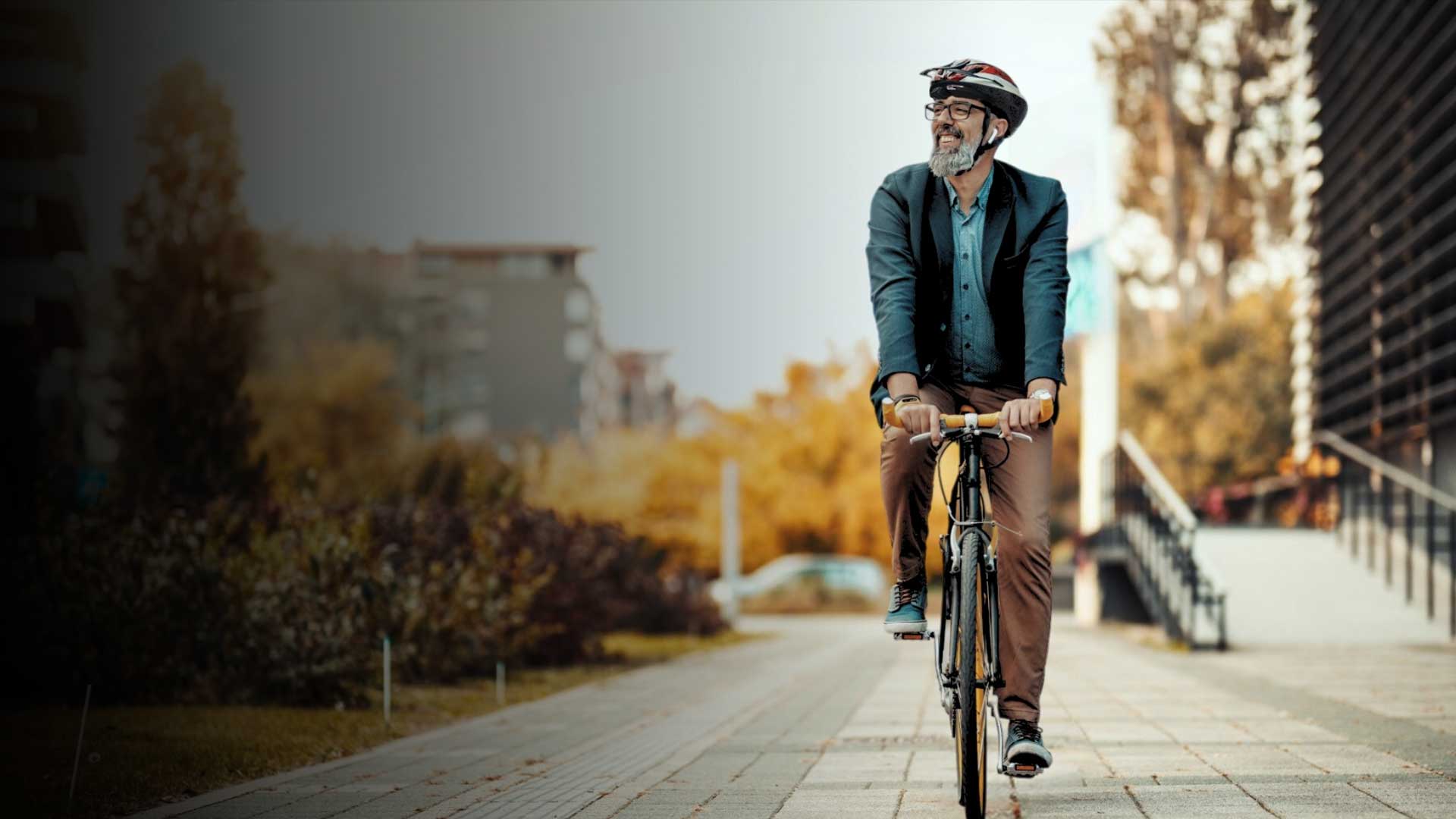 Cycliste avec caméra casque Cambox